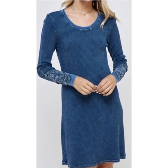 ABLE Distressed Blue Waffle Knit Crochet Cuff Swing Dress Boho Casual - Size S - Picture 1 of 15